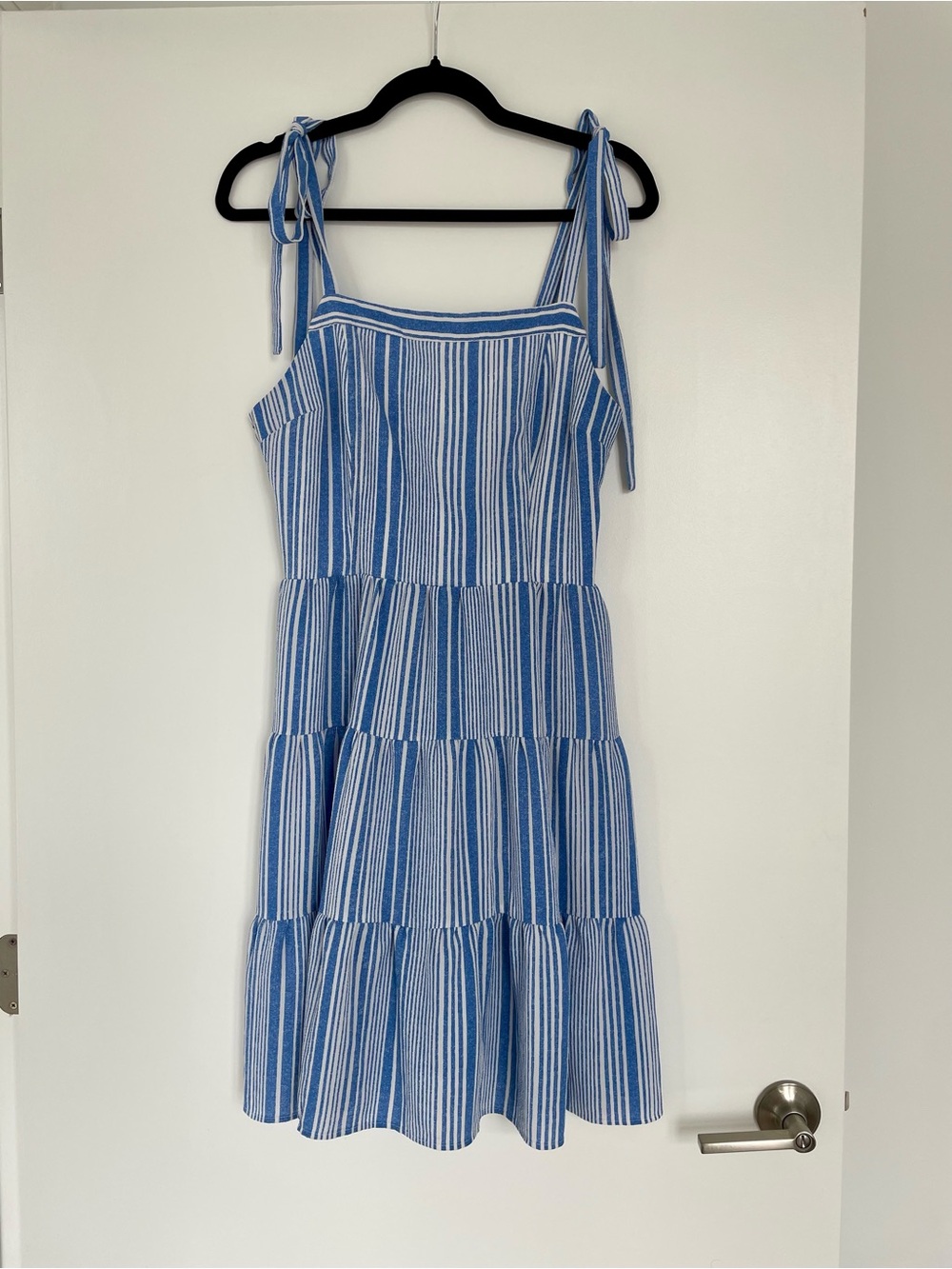 Monteau Los Angeles Blue and White Striped Tie-Shoulder Sundress - Size Large